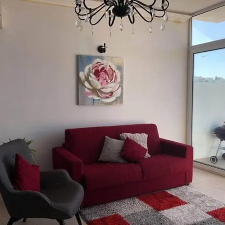 Apartment 2 Bedroom Penthouse ,sea View *