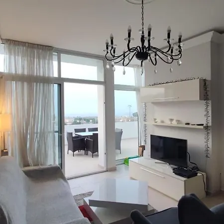 Apartment 2 Bedroom Penthouse ,sea View