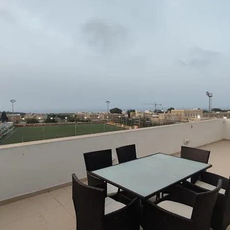 Apartment 2 Bedroom Penthouse ,sea View Is-Swieqi